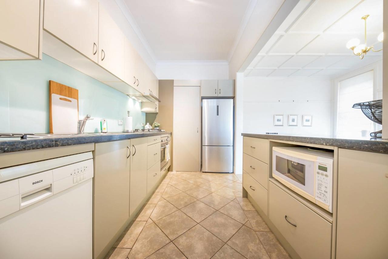 Spacious Art Deco 2 Bedroom Neutral Bay Gem Sydney