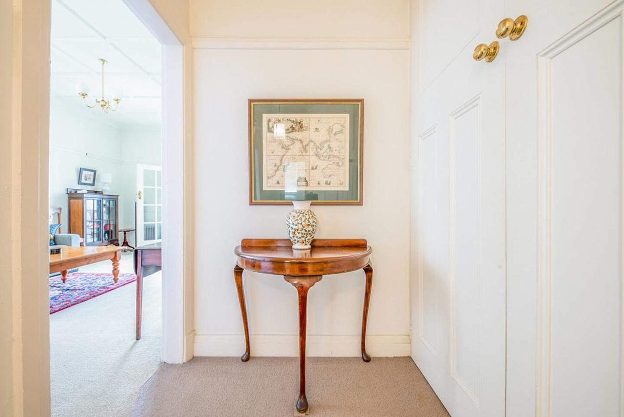 Spacious Art Deco 2 Bedroom Neutral Bay Gem
