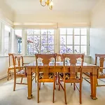 Spacious Art Deco 2 Bedroom Neutral Bay Gem